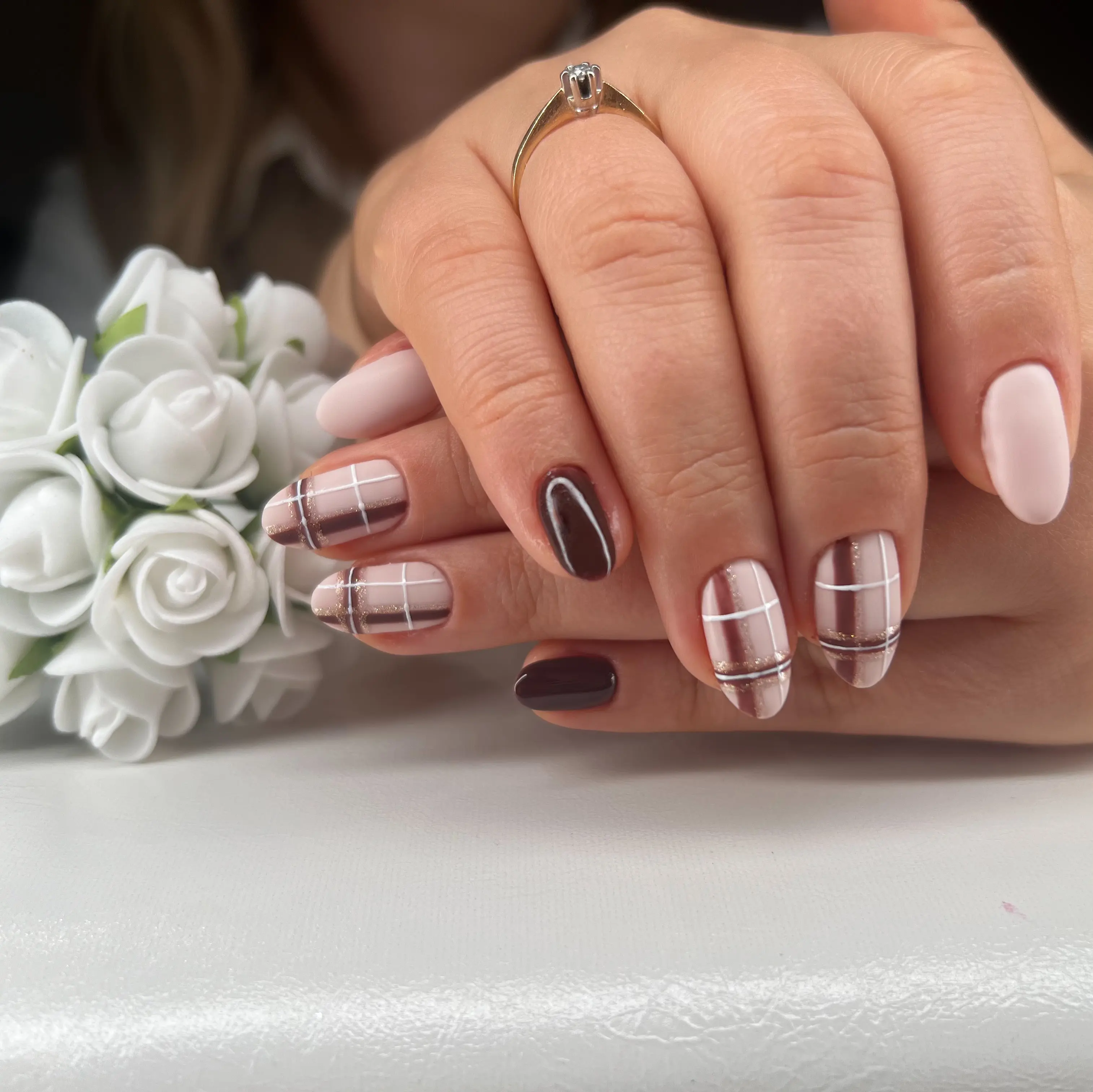 Stylizacja paznokci wykonana w House of Beauty — praca 5